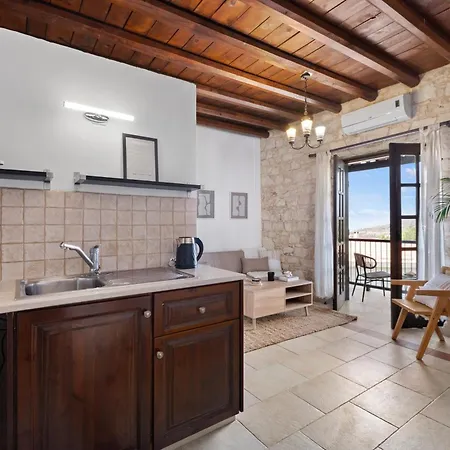 Lara By Nomads * Inia