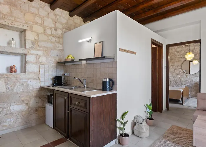 Lara By Nomads * Inia